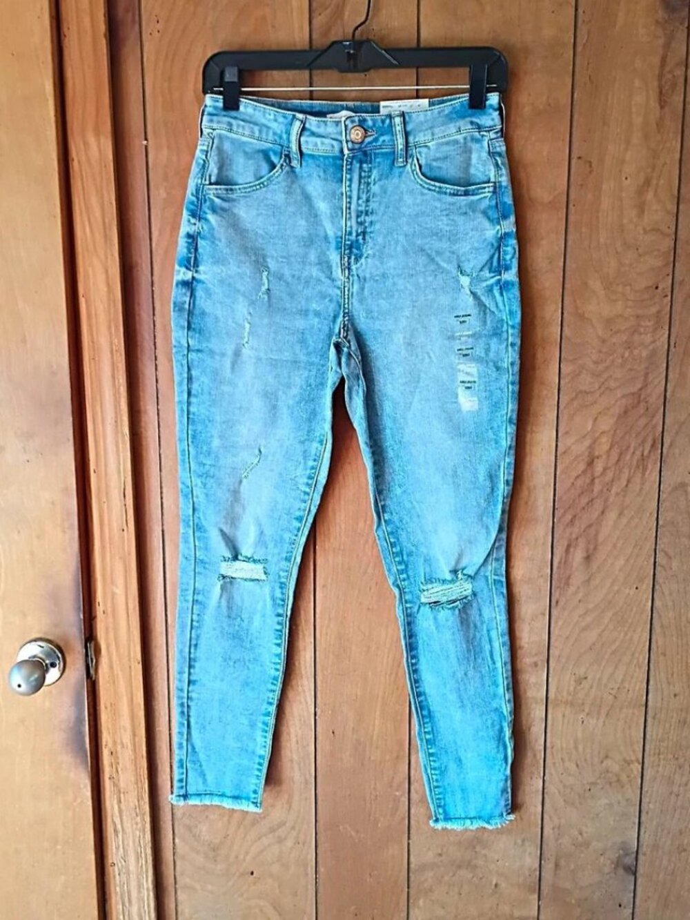 So Women’s High Rise Ankle Jegging Jeans size 9 Distressed Denim Pockets NWT